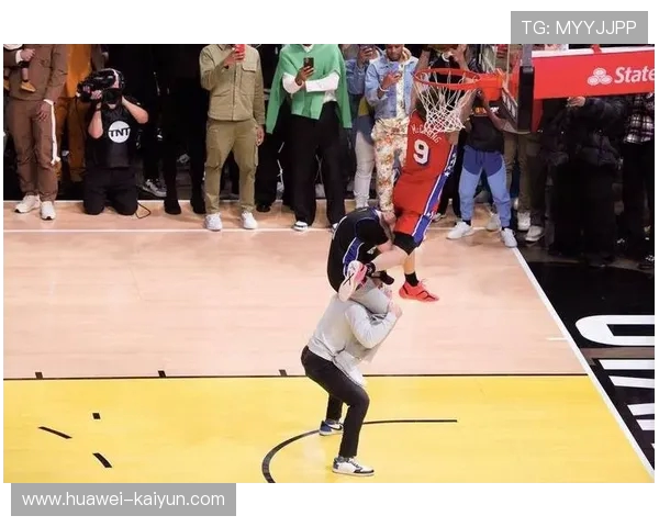 NBA全明星周末:扣篮大赛与三分球大赛精彩回顾 NBA全明星周末:扣篮大赛与三分球大赛精彩回顾